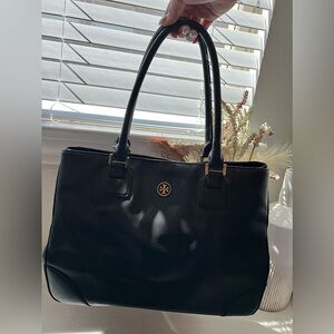 Tory Burch Robinson Satchel Tote in Black